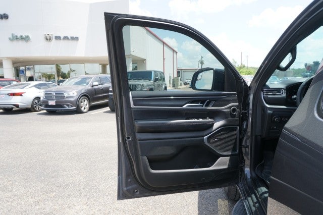 2023 Jeep Wagoneer Base