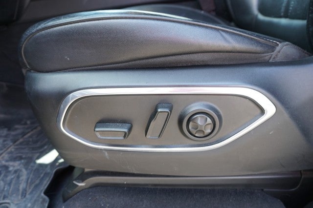 2023 Jeep Wagoneer Base