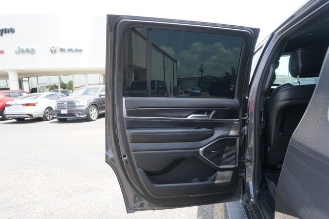 2023 Jeep Wagoneer Base
