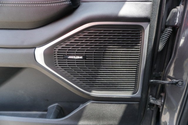 2023 Jeep Wagoneer Base
