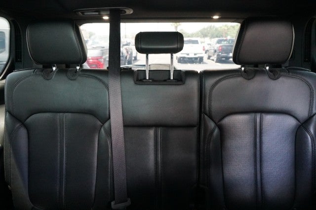 2023 Jeep Wagoneer Base