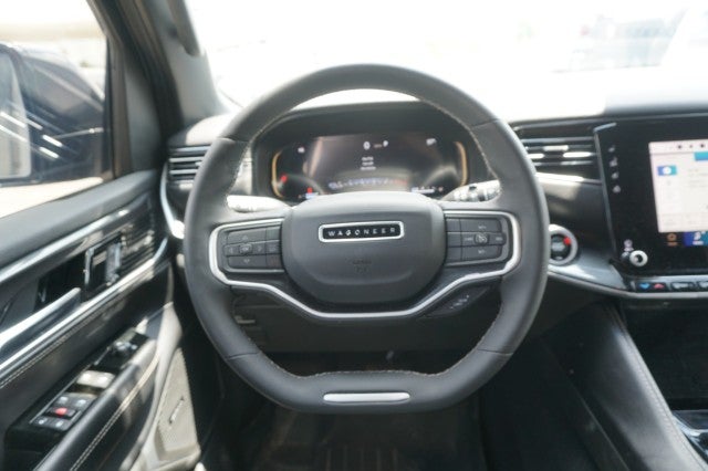 2023 Jeep Wagoneer Base