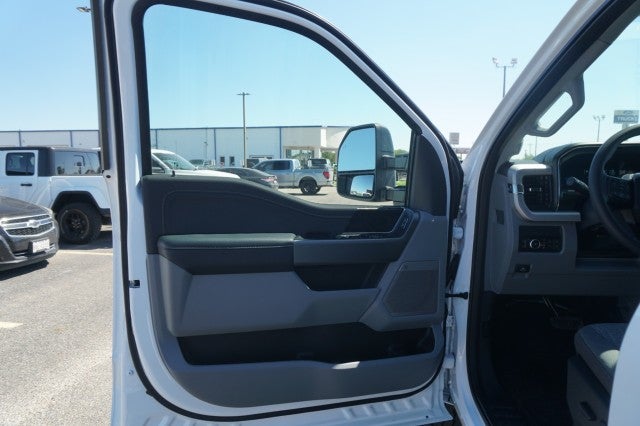 2027 Ford Super Duty F-350 SRW XL