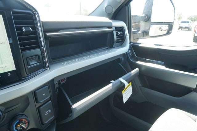 2027 Ford Super Duty F-350 SRW XL