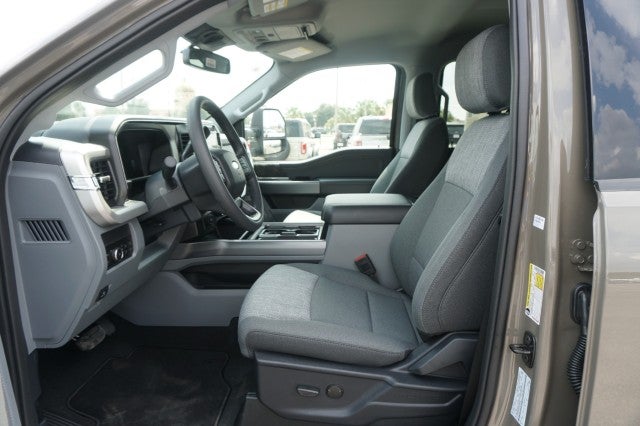 2027 Ford Super Duty F-350 DRW XL