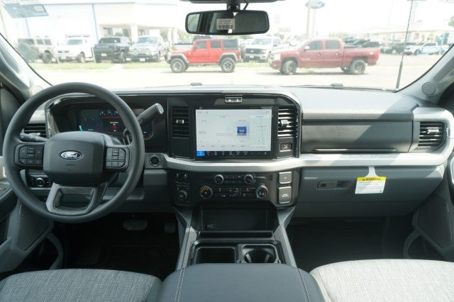 2027 Ford Super Duty F-350 DRW XL