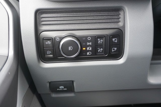 2027 Ford Super Duty F-350 DRW XL