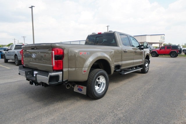 2027 Ford Super Duty F-350 DRW XL