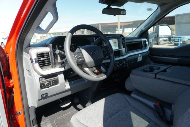 2025 Ford Super Duty F-350 SRW XL