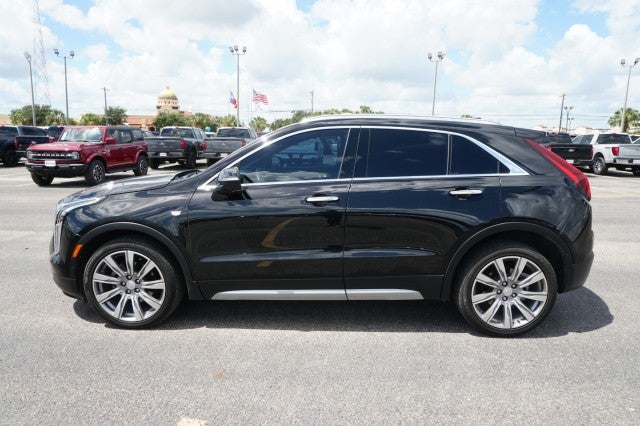 2022 Cadillac XT4 FWD Premium Luxury