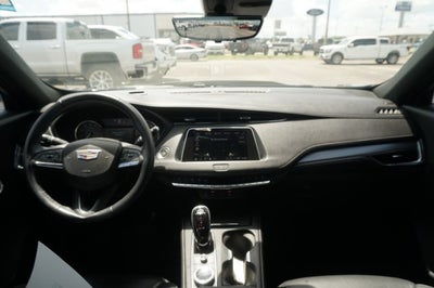 2022 Cadillac XT4 FWD Premium Luxury