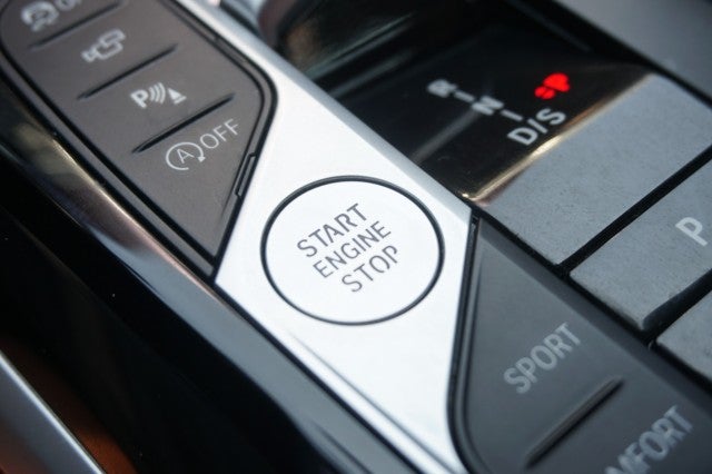 2024 BMW 3 Series 330i