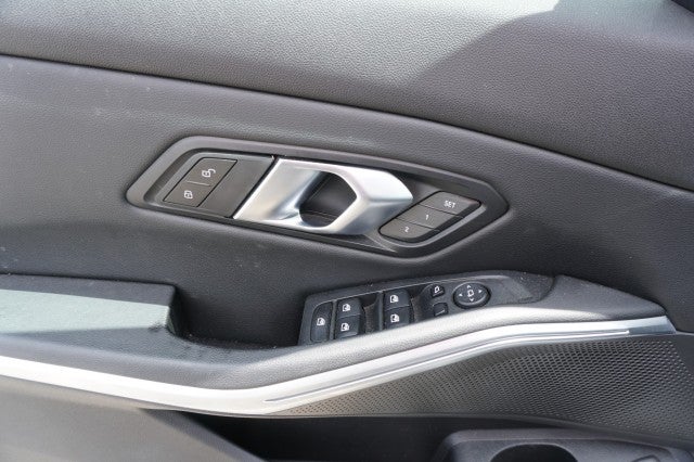 2025 BMW 3 Series 330i xDrive