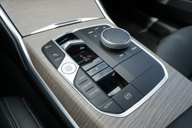 2025 BMW 3 Series 330i xDrive