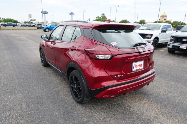 2023 Nissan Kicks SR