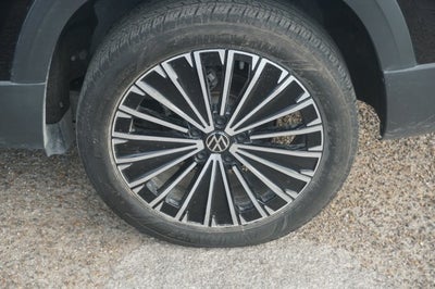 2025 Volkswagen Taos SE