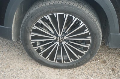 2025 Volkswagen Taos SE