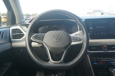 2025 Volkswagen Taos SE