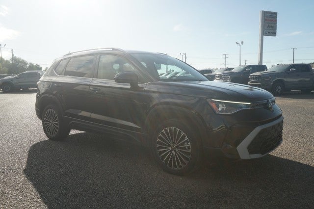 2025 Volkswagen Taos SE