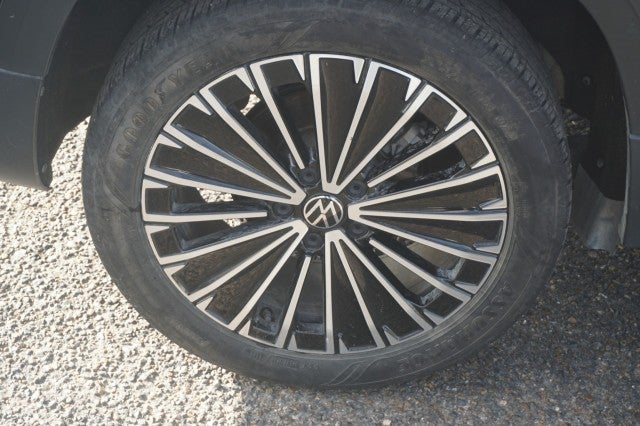 2025 Volkswagen Taos SE