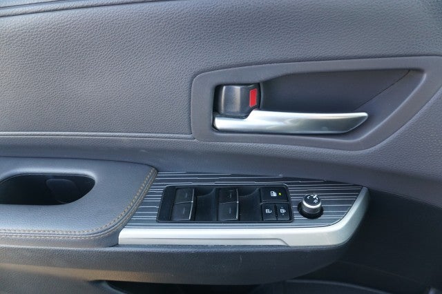 2022 Toyota Sienna XLE Woodland Edition