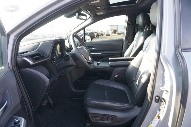 2022 Toyota Sienna XLE Woodland Edition