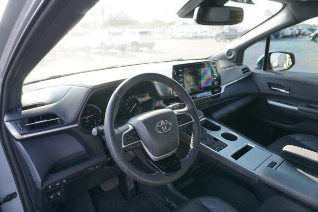 2022 Toyota Sienna XLE Woodland Edition