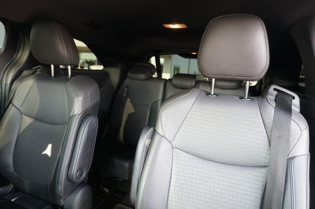 2022 Toyota Sienna XLE Woodland Edition