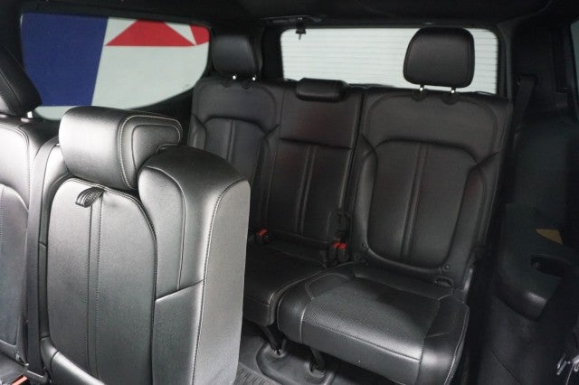 2024 Jeep Wagoneer Base