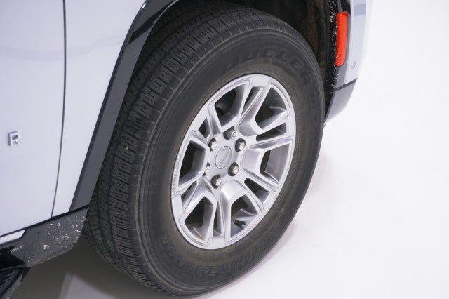 2024 Jeep Wagoneer Base