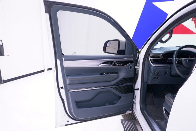 2022 Jeep Grand Wagoneer Series III