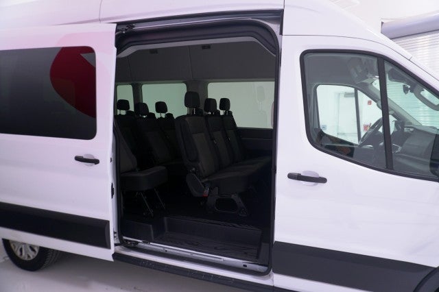 2025 Ford Transit Passenger Wagon XLT