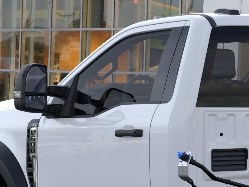 2025 Ford Super Duty F-600 DRW XL