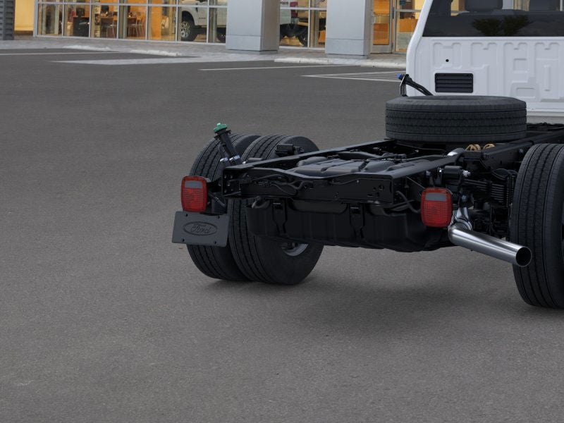 2025 Ford Super Duty F-600 DRW XL