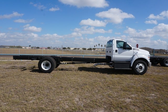 2027 Ford F-650 Straight Frame Base