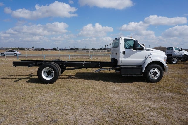 2027 Ford F-650 Straight Frame Base