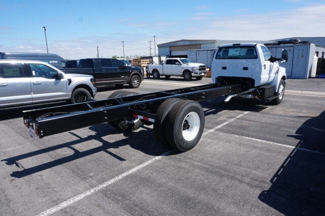 2027 Ford F-750 Straight Frame F-750 SD Diesel Straight Frame
