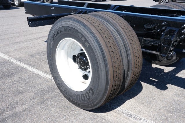 2027 Ford F-750 Straight Frame Base