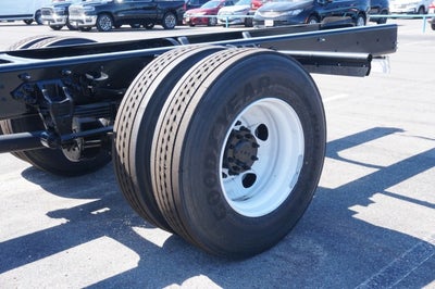 2027 Ford F-750 Straight Frame Base