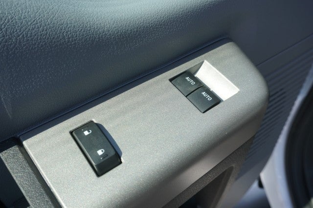 2027 Ford F-750 Straight Frame Base