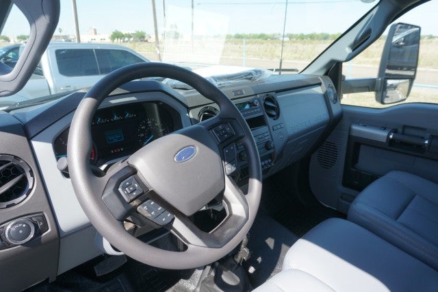 2027 Ford F-750 Straight Frame Base