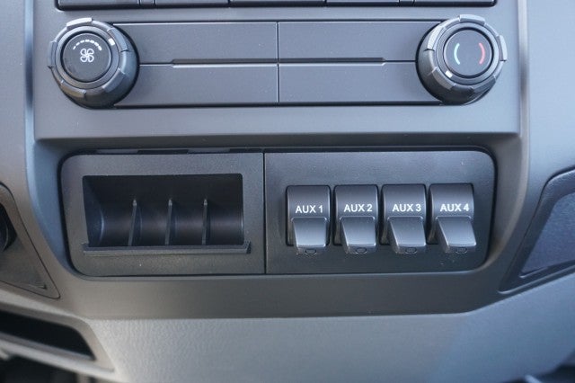 2027 Ford F-750 Straight Frame Base