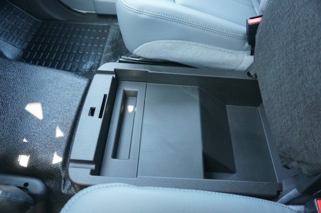 2027 Ford F-750 Straight Frame Base