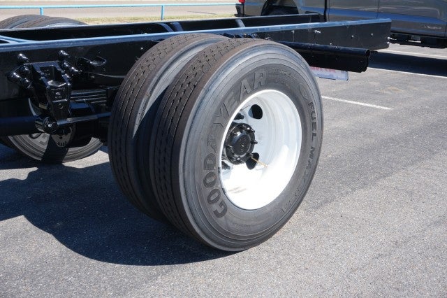 2027 Ford F-750 Straight Frame Base