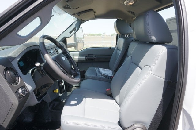 2027 Ford F-750 Straight Frame Base