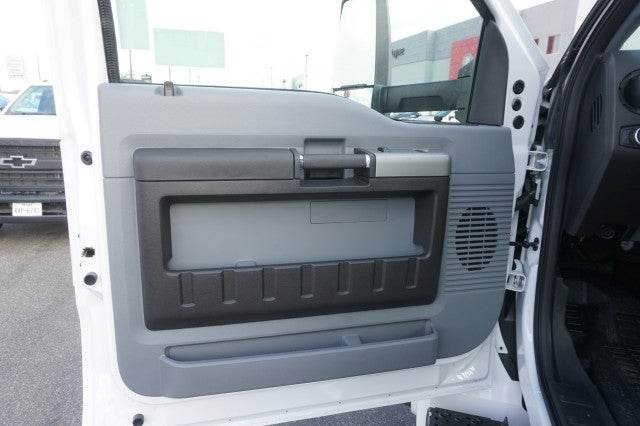 2027 Ford F-750 Straight Frame Base