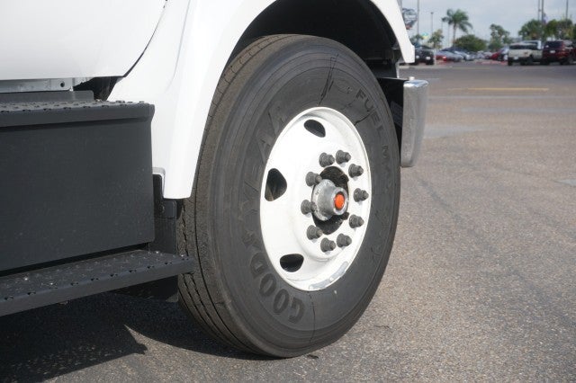 2027 Ford F-750 Straight Frame Base