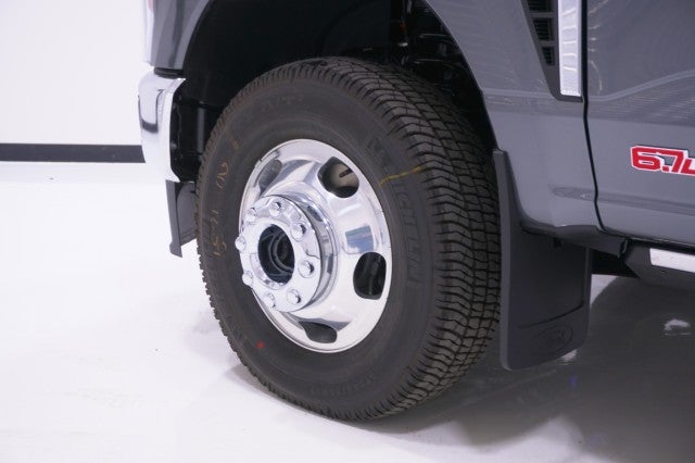 2026 Ford Super Duty F-350 DRW LARIAT