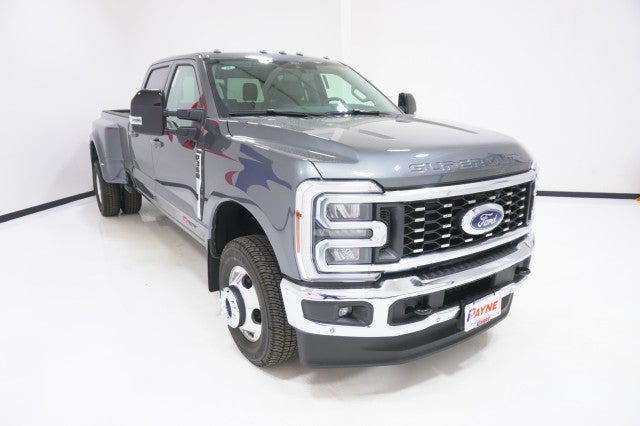 2026 Ford Super Duty F-350 DRW LARIAT