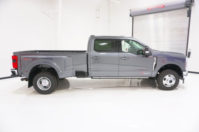 2026 Ford Super Duty F-350 DRW LARIAT